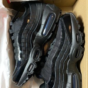 Brand new never worn nikes